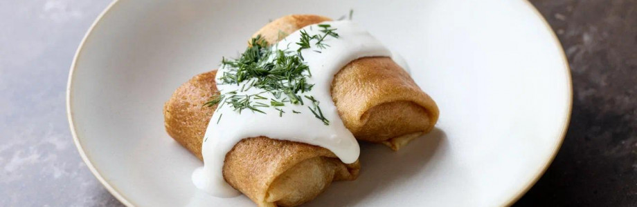 Масленичный сет: блины с припёком, мясные пирожки, десерт с карамелизированными яблоками